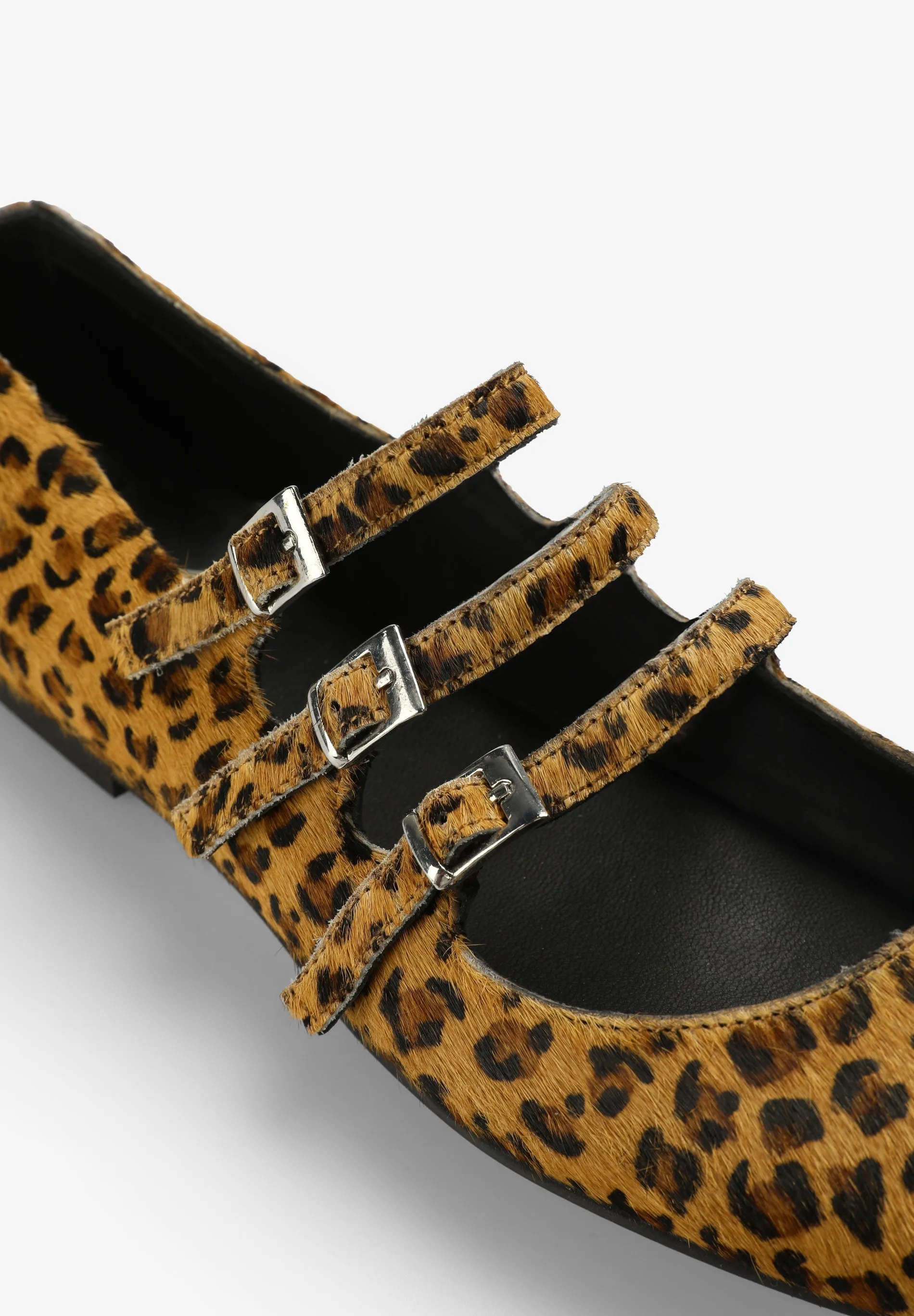 ANIMAL PRINT STRAPPY BALLET FLATS