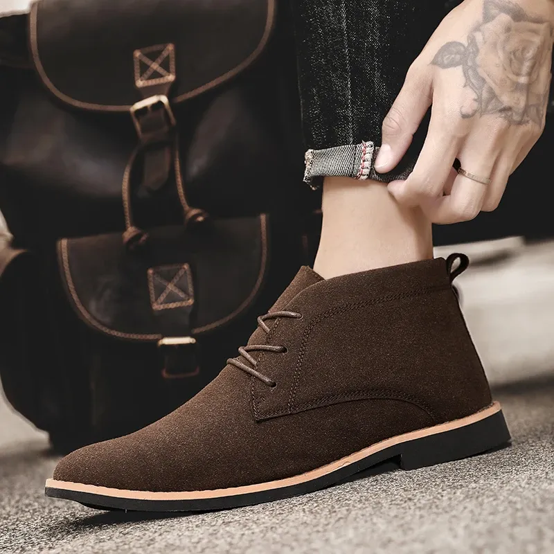 Fashionable suede chukka boots for men, light ankle boots