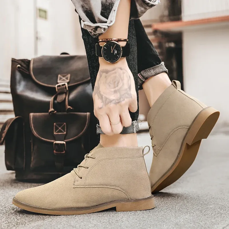 Fashionable suede chukka boots for men, light ankle boots