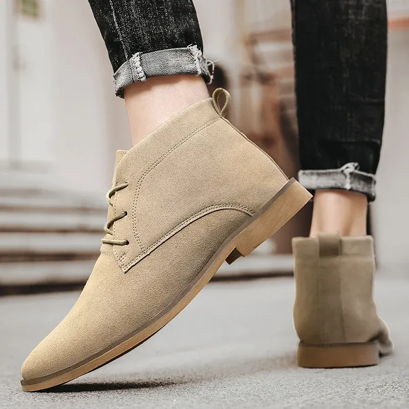 Fashionable suede chukka boots for men, light ankle boots