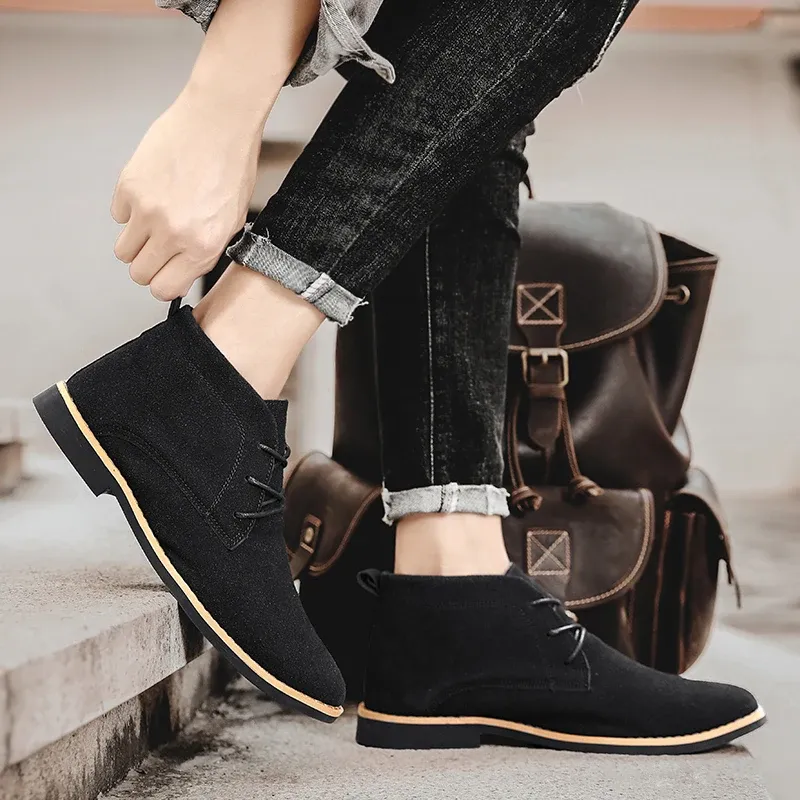 Fashionable suede chukka boots for men, light ankle boots