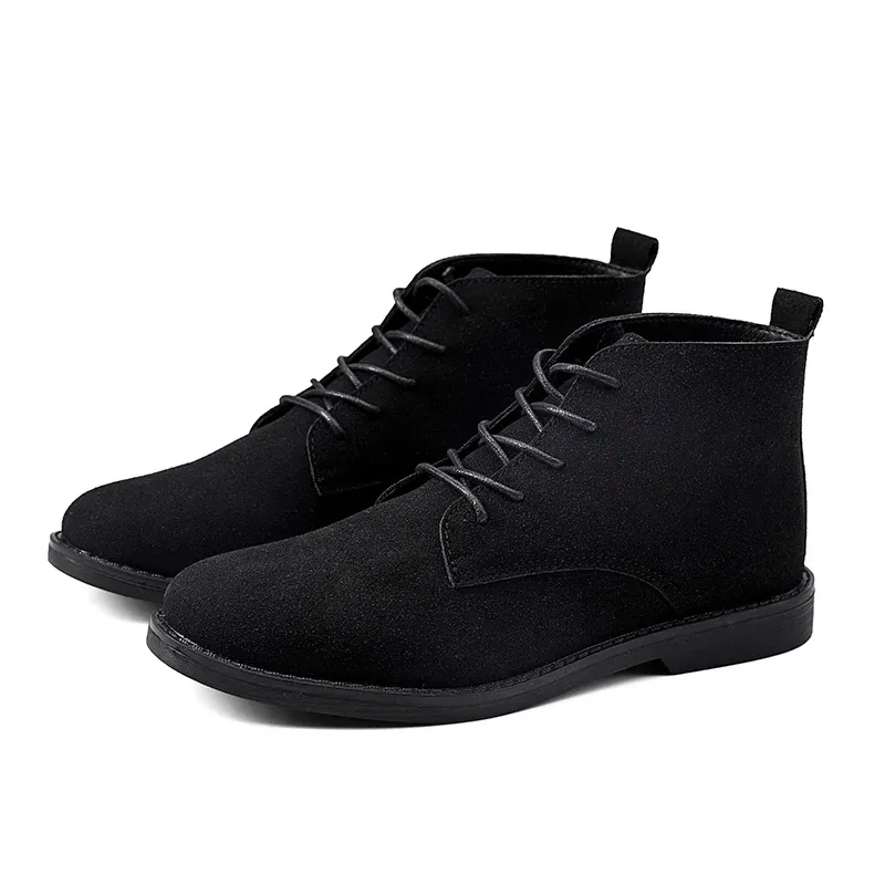 Fashionable suede chukka boots for men, lightweight casual shoes