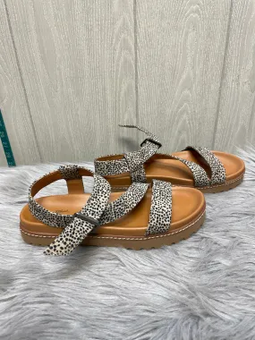 Sandals Flats By Universal Thread In Animal Print, Size: 7.5