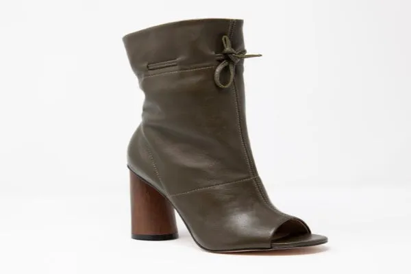 Shaz Self-Tie Leather Boots